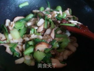 软糯可口——青菜炒年糕的做法步骤：7
