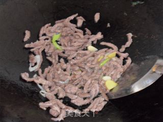 香芹牛肉丝的做法步骤：4