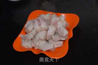 五花肉烧腐竹的做法步骤：2