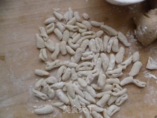 懒人做饭系列四：素炒猫耳朵的做法步骤：7
