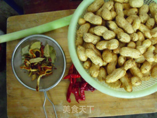 九味盐水花生的做法步骤：1
