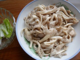 酱爆平菇的做法步骤：2