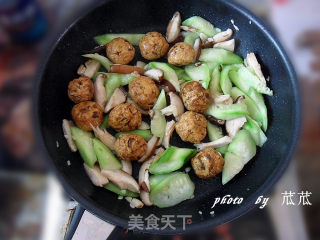 丝瓜肉丸 （丸子的另一种吃法）的做法步骤：7