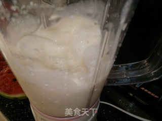 香蕉冰奶昔的做法步骤：4