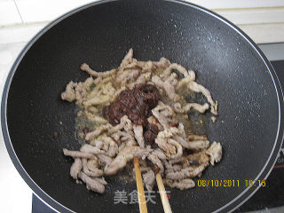 【平淡的幸福】酱香肉丝面的做法步骤：5