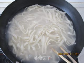 【平淡的幸福】酱香肉丝面的做法步骤：8