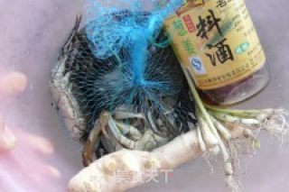 清炒小螃蟹的做法步骤：1