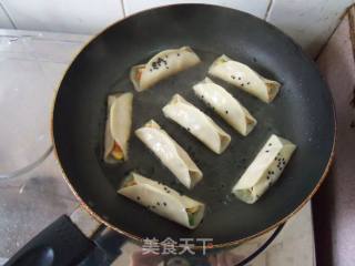 玉米胡萝卜猪肉馅锅贴的做法步骤：8