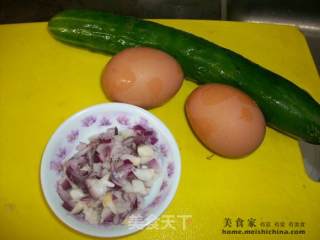 宝宝吃得香@@开胃菜~~黄瓜丝鸡蛋饼的做法步骤：1