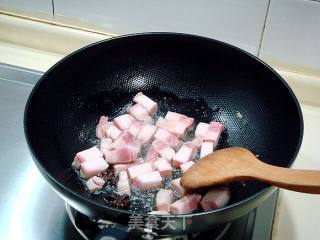 蘑菇焖肉面的做法步骤：3