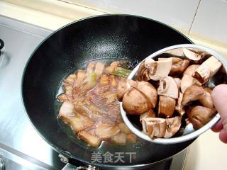 蘑菇焖肉面的做法步骤：7