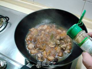蘑菇焖肉面的做法步骤：10