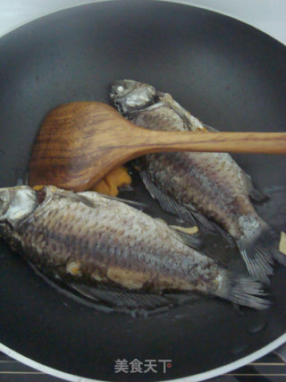 鲫鱼花蛤枸杞叶汤的做法步骤：6