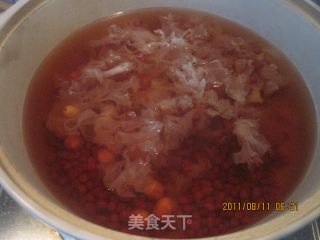 红豆银耳莲子羹的做法步骤：3