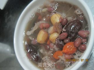红豆银耳莲子羹的做法步骤：5