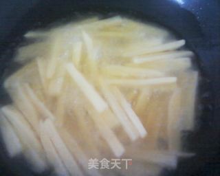 家庭简单版——炸薯条的做法步骤：5