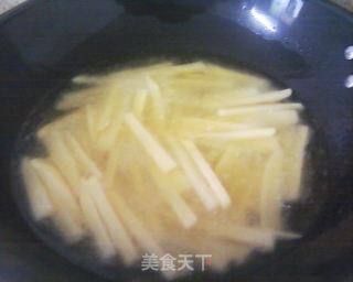 家庭简单版——炸薯条的做法步骤：6