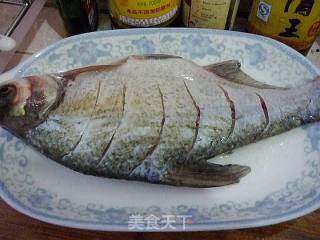 清蒸鳊鱼的做法步骤：1