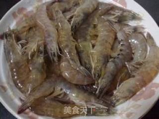 白灼虾的做法步骤：1