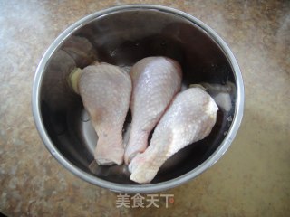 照烧鸡腿的做法步骤：1