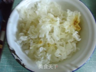 银耳拌黄瓜的做法步骤：3