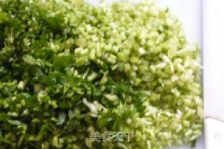 芹菜猪肉包的做法步骤：3