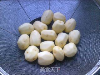 【红烧小土豆】的做法步骤：2