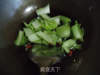 炝炒盖菜的做法步骤：6