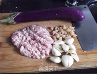 蒜香让茄子的做法步骤：1