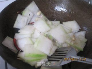 耗油炒冬瓜的做法步骤：3