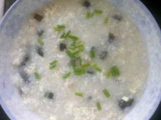 皮蛋瘦肉蛋花粥的做法步骤：6