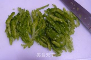 豆豉拌苦瓜的做法步骤：3
