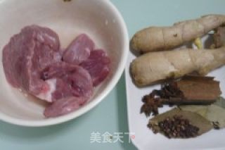 五香牛肉的做法步骤：1