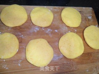 奶香芝麻南瓜饼的做法步骤：7
