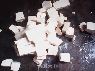 鸡蛋炒豆腐的做法步骤：1