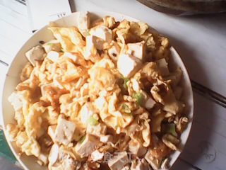 鸡蛋炒豆腐的做法步骤：3