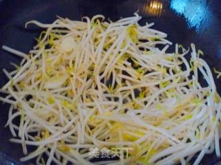 【家庭快手小炒】豆干韭菜炒豆芽的做法步骤：4