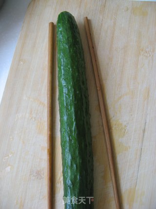 【蓑衣黄瓜】——夏天不可缺少的一道菜的做法步骤：3