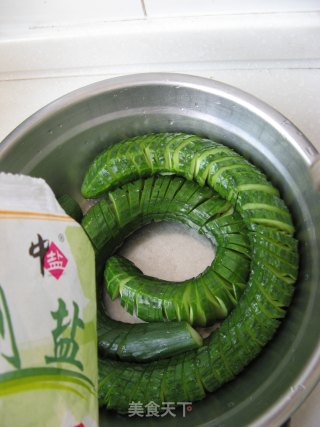 【蓑衣黄瓜】——夏天不可缺少的一道菜的做法步骤：7