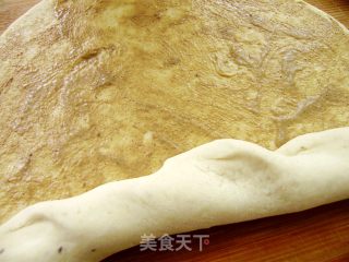家常主食----发面麻酱卷的做法步骤：5