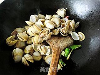 辣椒炒文蛤的做法步骤：5
