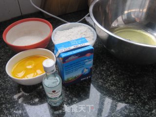 【圆滚滚黄澄澄蛋糕卷】的做法步骤：1