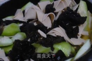 丝瓜烧百叶的做法步骤：6