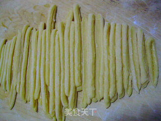 简单可爱的主食--金丝面卷的做法步骤：9