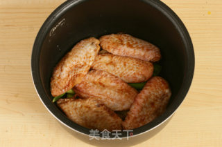 电饭锅烧鸡翅的做法步骤：4
