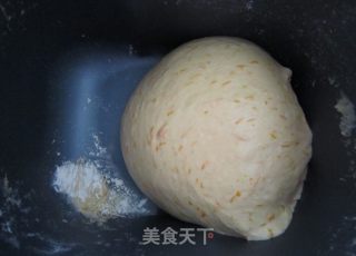 南瓜豆沙餐包的做法步骤：4