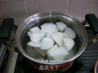 家常煲汤@@清甜不油腻~~白萝卜豆腐排骨汤的做法步骤：4