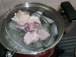 家常煲汤@@清甜不油腻~~白萝卜豆腐排骨汤的做法步骤：6