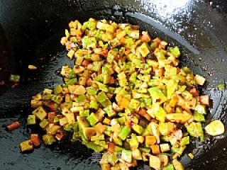 牛肉豆豉苦瓜丁的做法步骤：13