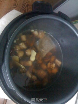红烧肉炖土豆的做法步骤：7